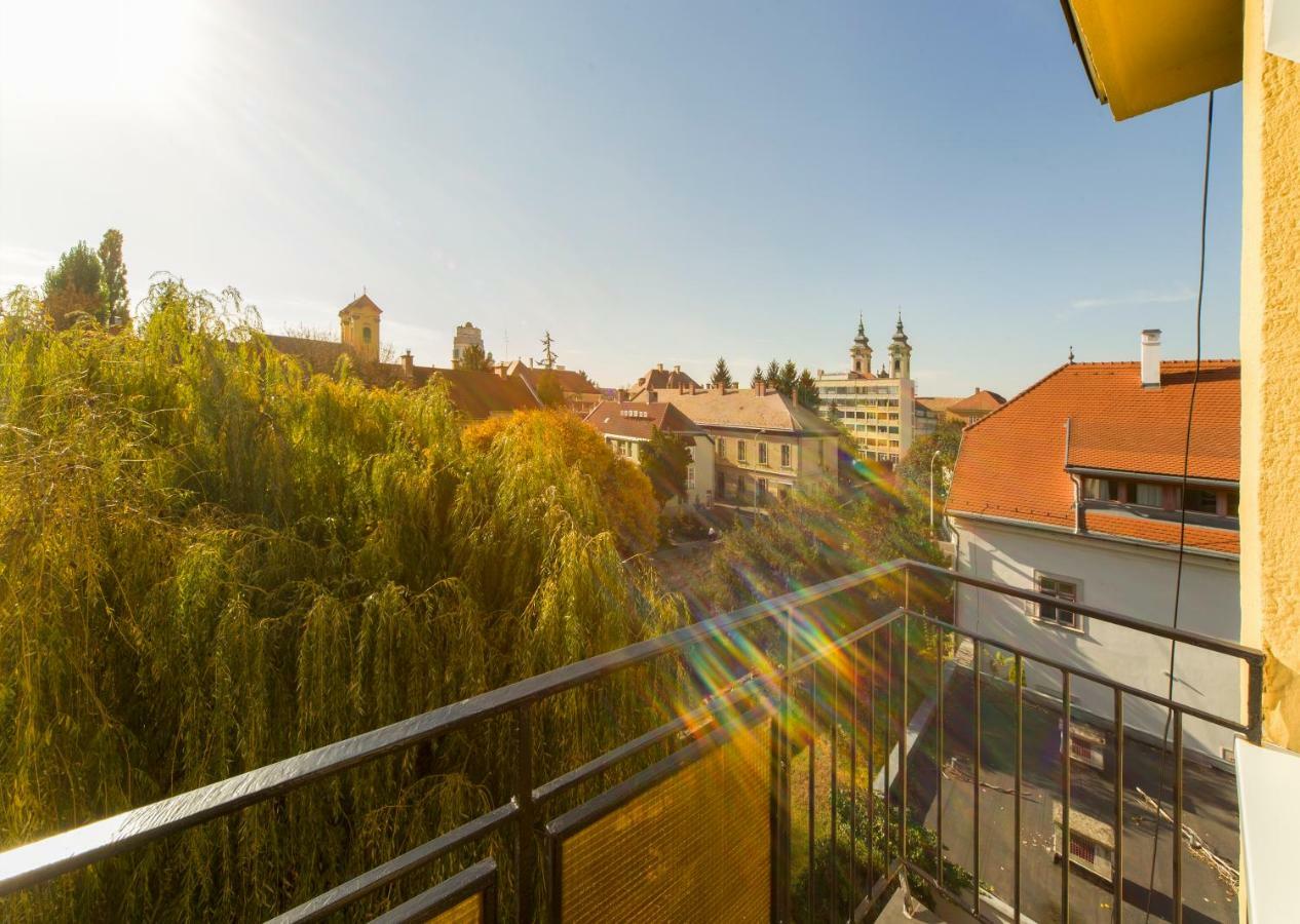 Res Apartman Eger Exterior foto